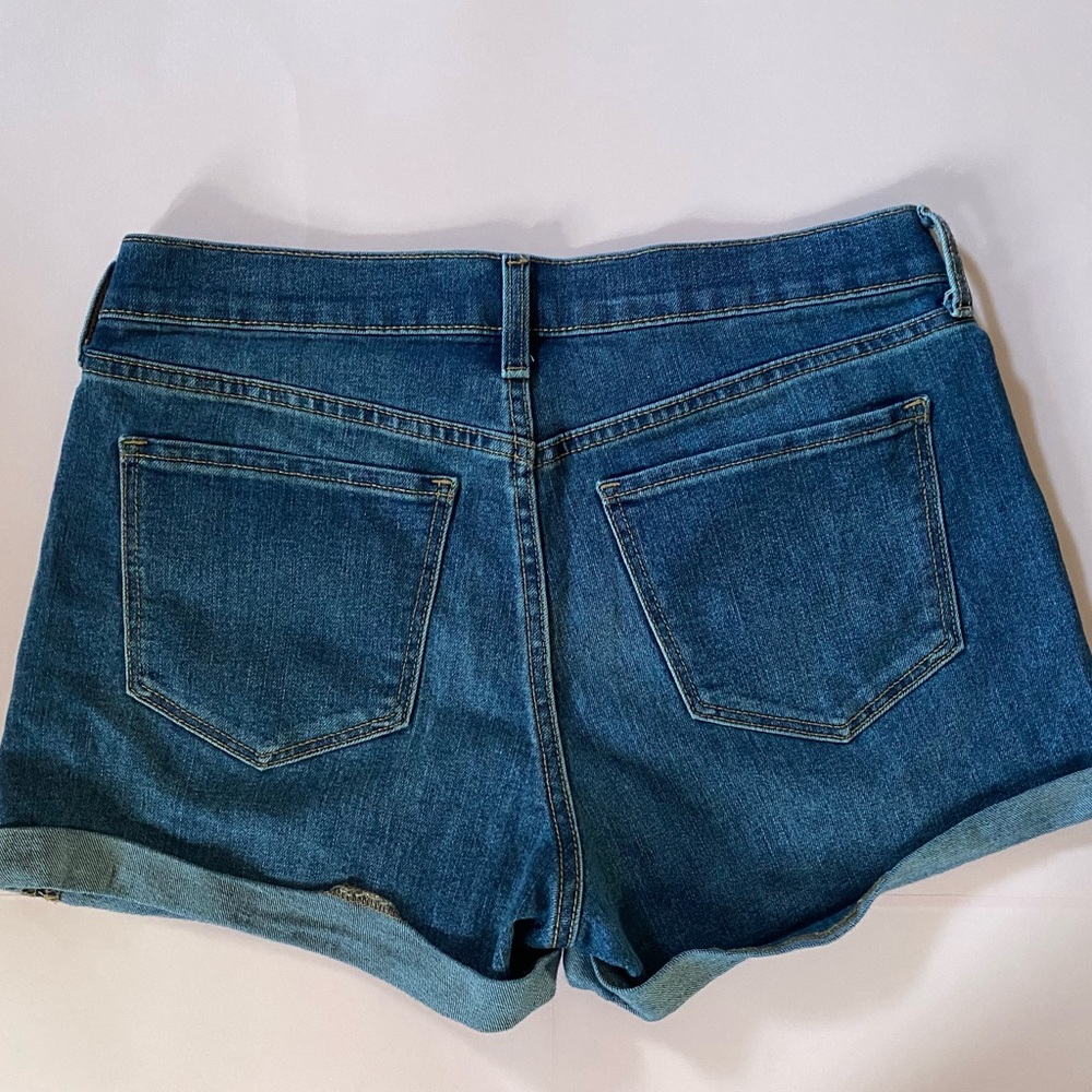 GAP MID RISE Shorts Size 6 - Picture 2 of 3